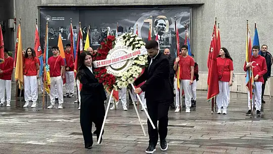 Öğretmenler günü törenle kutlandı