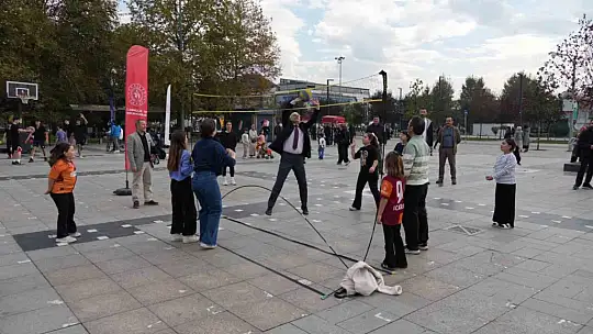 Okula mola, spora fora etkinliğiyle gençler spora doydu