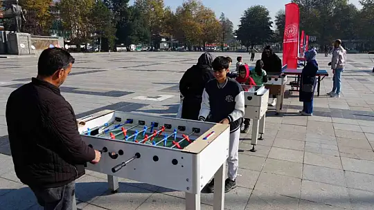 Okula mola, spora fora etkinliğiyle gençler spora doydu