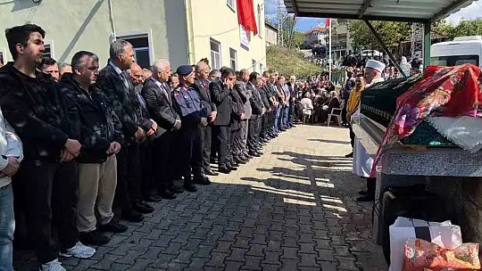 Okulda bıçaklı saldırıda hayatını kaybeden Eslem Sare, Bartın'da toprağa verildi