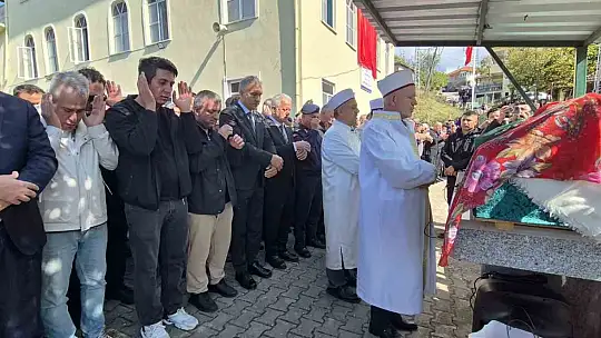 Okulda bıçaklı saldırıda hayatını kaybeden Eslem Sare, Bartın'da toprağa verildi