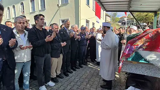 Okulda bıçaklı saldırıda hayatını kaybeden Eslem Sare, Bartın'da toprağa verildi