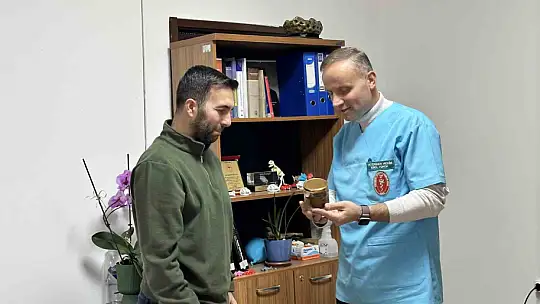 Ölmek üzere olan ineğin boğazından çıkartılan armut, üniversite öğrencilerine anlatılacak