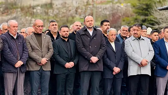 Onlarca kişinin mezar yeri taşınmıştı, gıyabi cenaze namazı kılındı