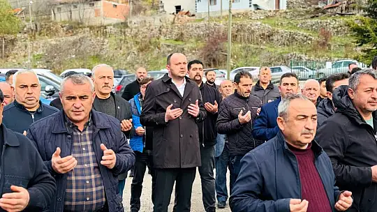 Onlarca kişinin mezar yeri taşınmıştı, gıyabi cenaze namazı kılındı