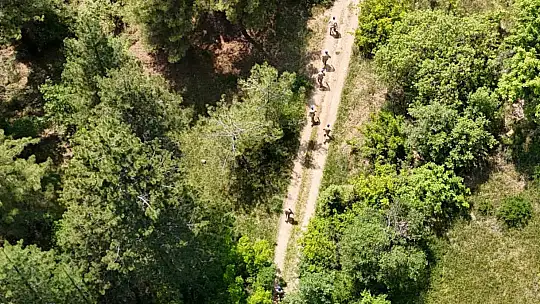 Ormanda çadır kurup kamp yapan öğretmen kayboldu