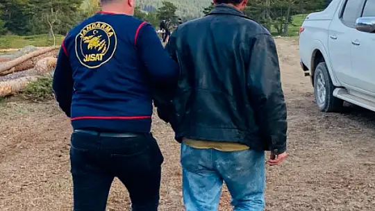 Ormanlık alanda saklanan cinsel istismar suçlusu JASAT tarafından yakalandı