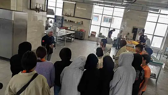 Ortaokul öğrencilerinden teknik gezi
