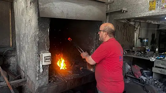 Osmanlı'dan miras mesleğiyle kurban bayramına hazırlanıyor