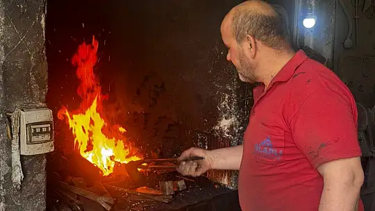 Osmanlı'dan miras mesleğiyle kurban bayramına hazırlanıyor