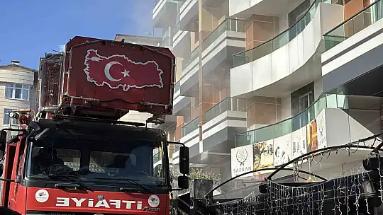 Otel yangınında mahsur kalan 8 kişi kurtarıldı