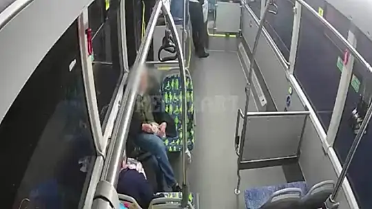 Otobüs şoföründen örnek davranış, iftara yetişemeyen yolculara yiyecek dağıttı