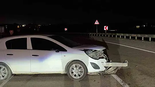 Otomobil bariyerlere çarparak savruldu: 1 yaralı