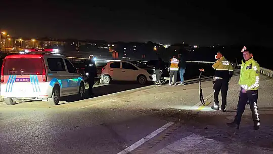Otomobil bariyerlere çarparak savruldu: 1 yaralı