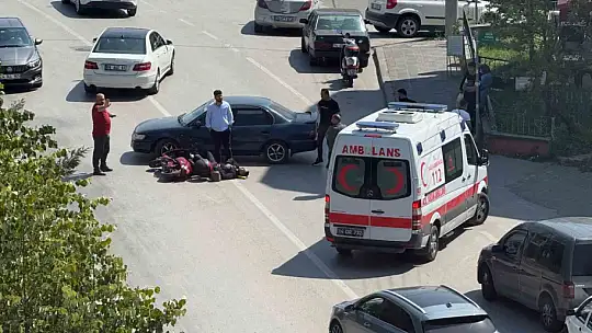 Otomobil ile çarpışan motosiklet sürücüsü yaralandı