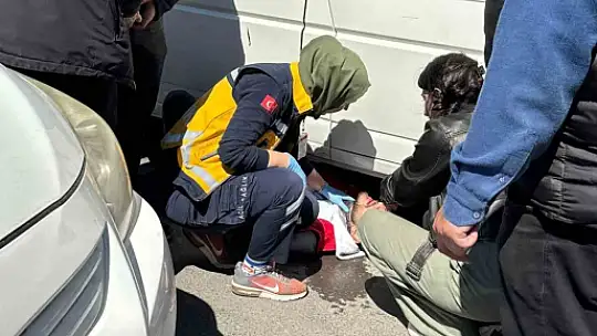 Otomobil ile motosiklet çarpıştı 1 yaralı
