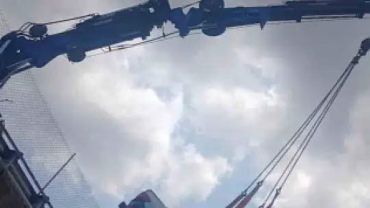 Otomobil köprüden uçtu: 2 yaralı