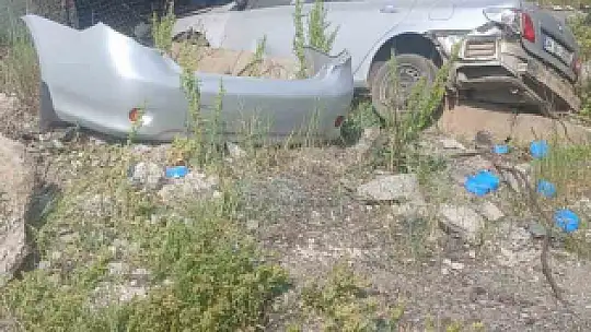 Otomobil köprüden uçtu: 2 yaralı