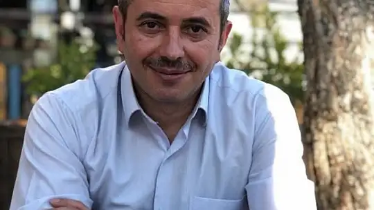 Otomobil, takla atarak çarptığı ağacı kökünden söktü: 1 ölü