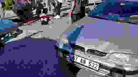 Otomobilin çarptığı çocuk yaralandı
