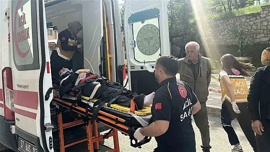 Otomobilin çarptığı kadın yaralandı