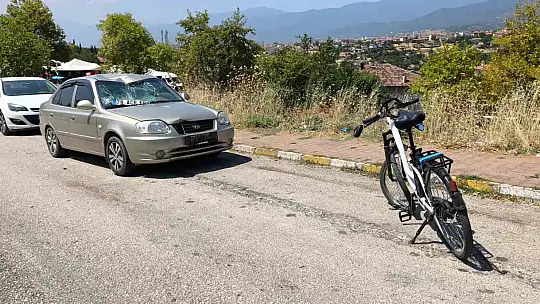 Otomobille çarpışan bisikletli ağır yaralandı