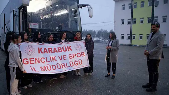 Ovacık'tan Çanakkale'ye giden gençler törenle uğurlandı