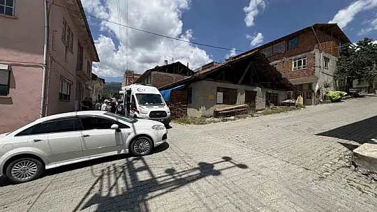 Oyun oynarken yola atlayan çocuğa otomobil çarptı