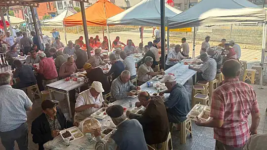 20 yıllık bayram geleneği bu yıl da sürdü, 3 bin kişiye ikramda bulundular