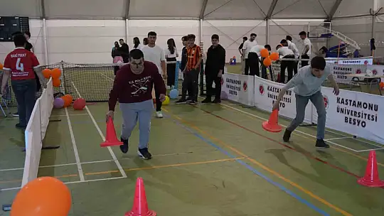 Özel bireyler için özel şenlik: Doyasıya eğlendiler