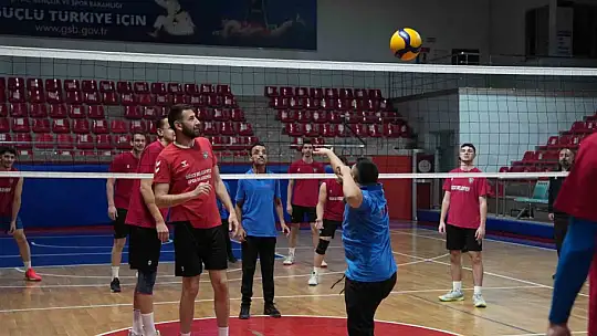 Özel bireyler Konuralp beyleri ile maç yaptı