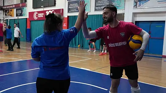 Özel bireyler Konuralp beyleri ile maç yaptı