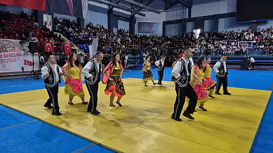 Özel gençlerin gösterisi beğeni topladı