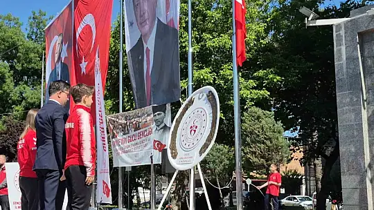 Özel gençlerin gösterisi beğeni topladı