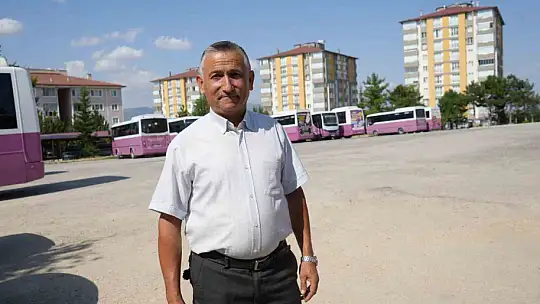 Özel halk otobüsü şoförü, epilepsi nöbeti geçiren yolcuyu hastaneye ulaştırdı