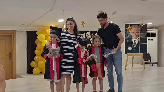 Özel minikler kep atıp mezuniyet coşkusu yaşadı