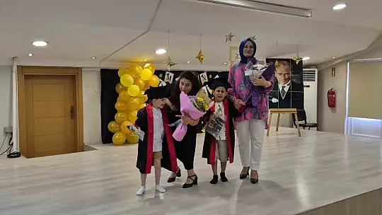 Özel minikler kep atıp mezuniyet coşkusu yaşadı