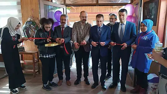 Özel öğrencilerin el emekleri beğeniye sunuldu