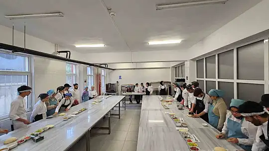 Özel yürekler engelsiz pizza atölyesinde