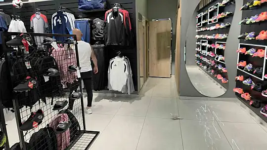 Papağanın alışveriş keyfi