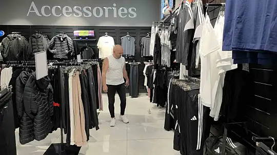 Papağanın alışveriş keyfi