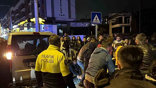 Park halinde ki araca saplandı: 1 yaralı