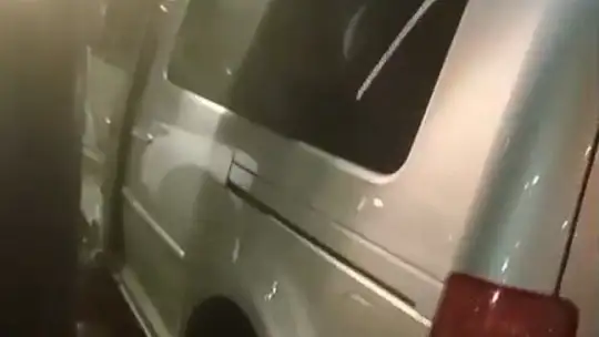 Park halindeki araçlara çarptı: Babası sinirlendi,