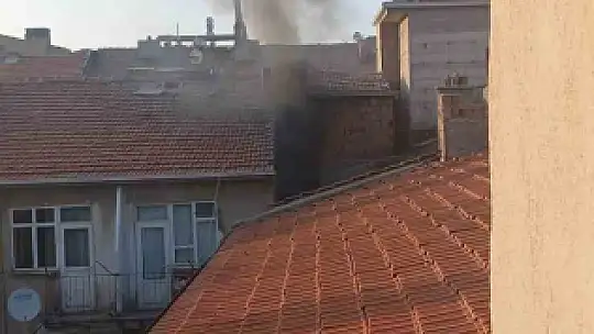 Polatlı'da bina yangını: Mahsur kalanlar kurtarıldı