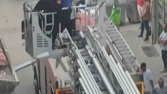 Polatlı'da bina yangını: Mahsur kalanlar kurtarıldı