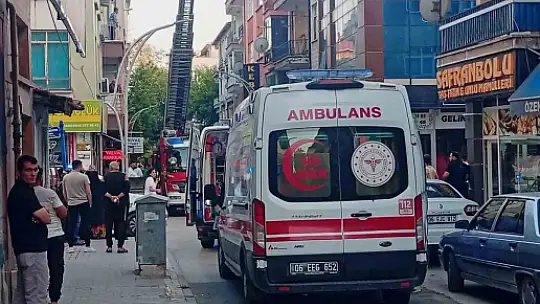 Polatlı'da bina yangını: Mahsur kalanlar kurtarıldı