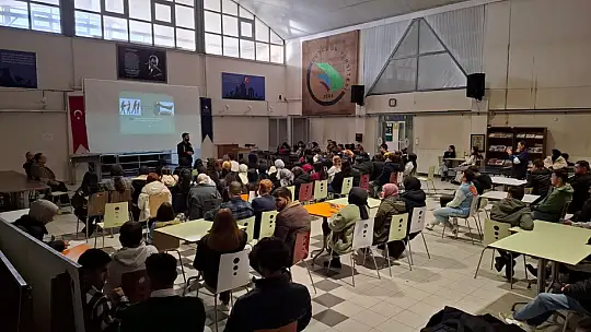 Polis bu sefer üniversite öğrencilerini bilgilendirdi