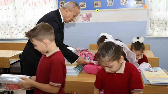Polis Emeklileri Derneğinden öğrencilere okula başlangıç seti desteği