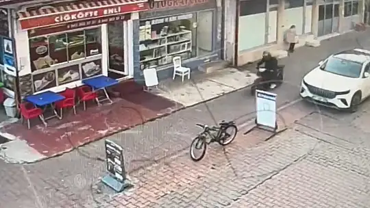 Polisin 'dur' ihtarına uymayan ehliyetsiz motosiklet sürücüsüne 410 bin lira ceza