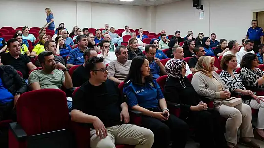 Polislere mutlu evliliğin püf noktaları anlatıldı